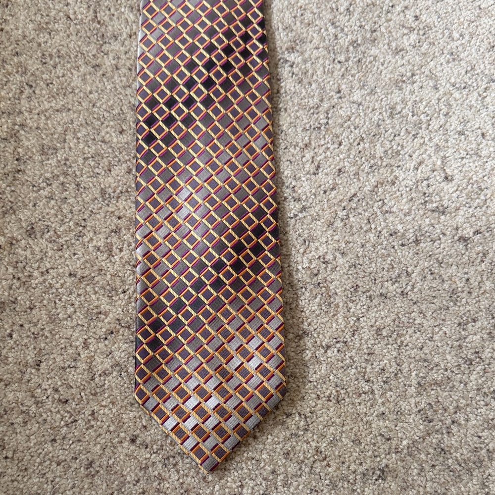 Italian Elegant Geometric Patterned Tie